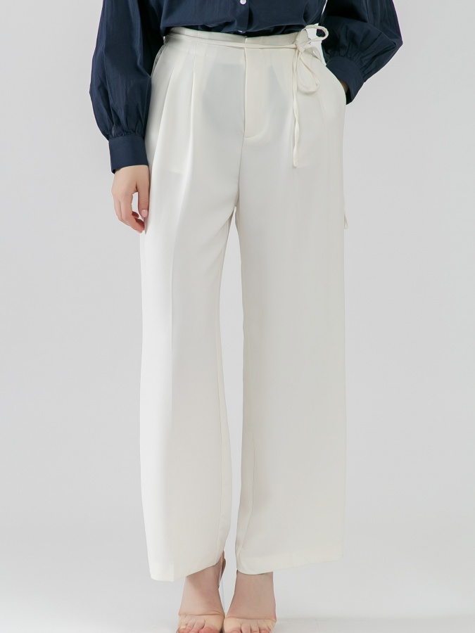 Женские брюки White S SS23WES375