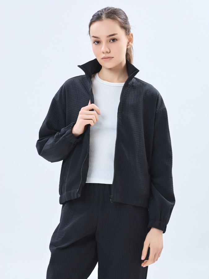 Qisqa uzunlikdagi qora XXL ayollar shamol ishlab chiqaruvchisi AW23WBA-52077