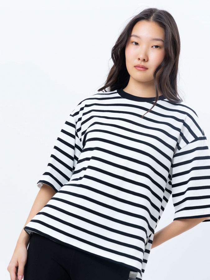 Qora M ayollar futbolkasi  SS25WES-21477