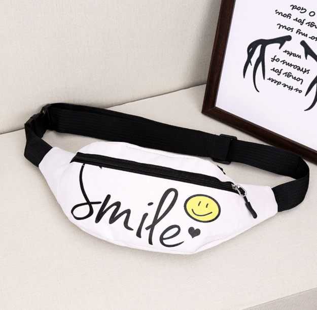 Smile kamari va yelkasidagi bananka   742