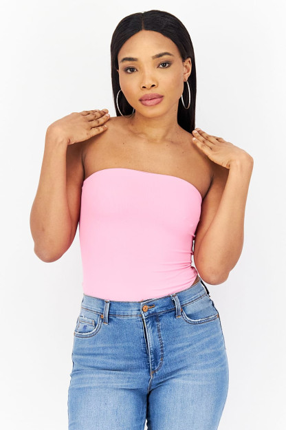 Pushti rangdagi strapless ayollar uchun oddiy tana kostyumi