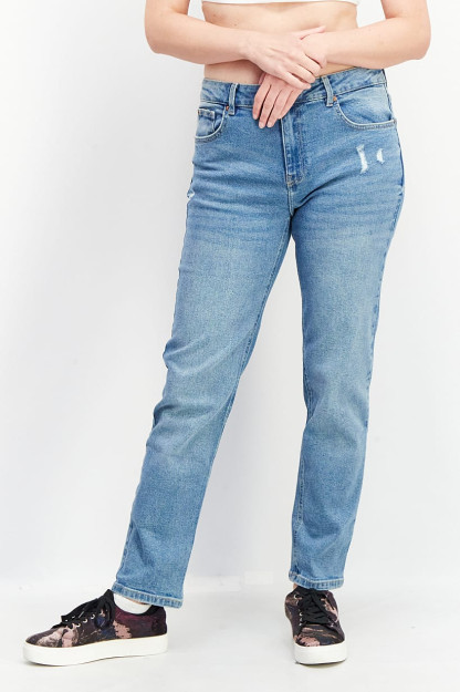 Ko'k rangdagi o'rta belli cho'zilgan denimdan ayollar uchun mos jinsi shimlar