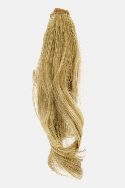 Ko'rinmas tekis Ponytail soch turmagi, quyuq sariq