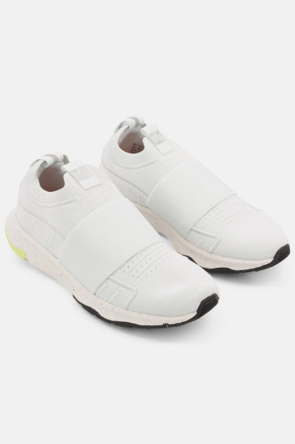 Ochiq ko'k rangdagi ayollar elastik sport slip poyafzallari