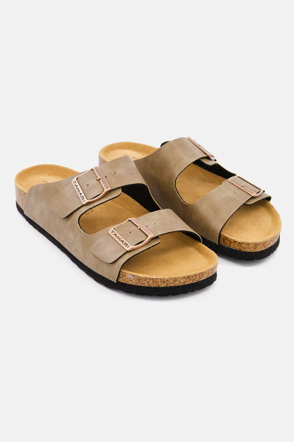 Ochiq jigarrang Mantar slaydlarida erkaklar uchun tekis rangli slip-on
