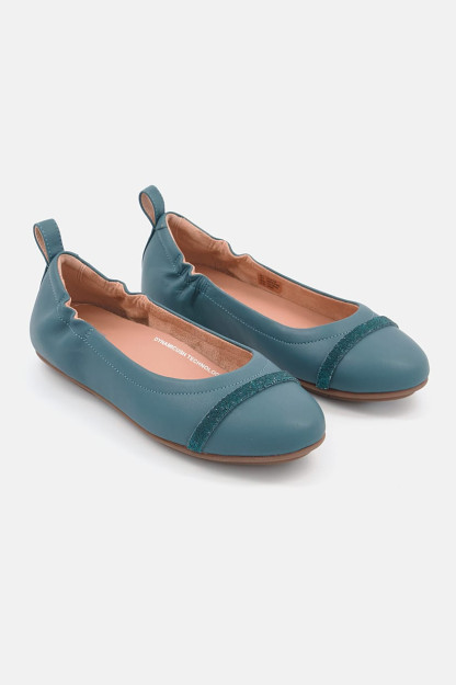Ayollar uchun ko'k rangli slip-on charm balet kvartiralari