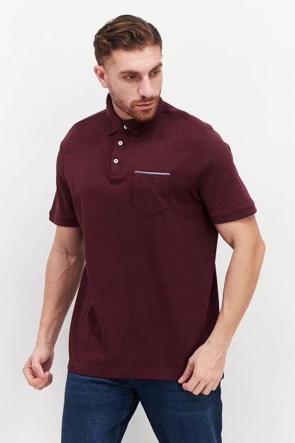 Oddiy kesilgan erkaklar polosi teksturali qisqa qisma, Maroon