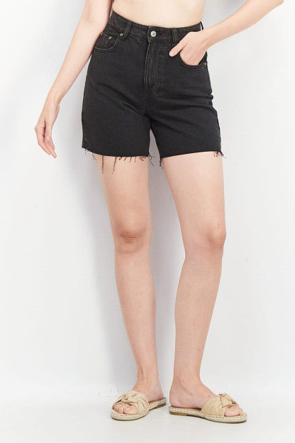 Qora rangdagi ayollar uchun tekis yuvilgan Denim shortilar