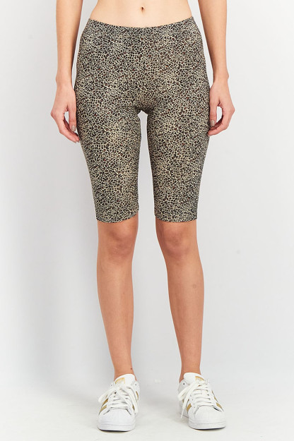 Ayollar qisqa jigarrang kombinatsiyalangan hayvonlar bosma leggings kiyishadi