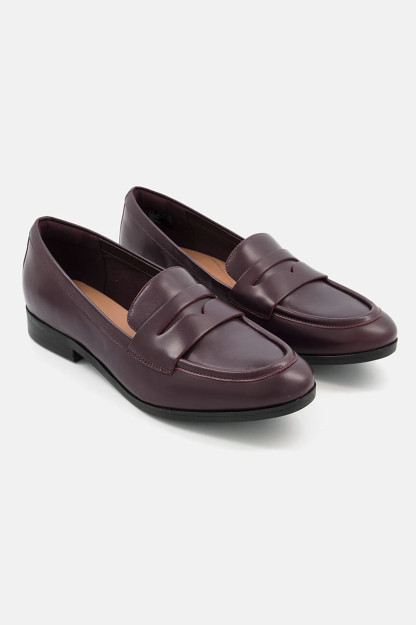 Tilmont Zoe Aubergine ayollar keng slip-on mokasinlari, Maroon