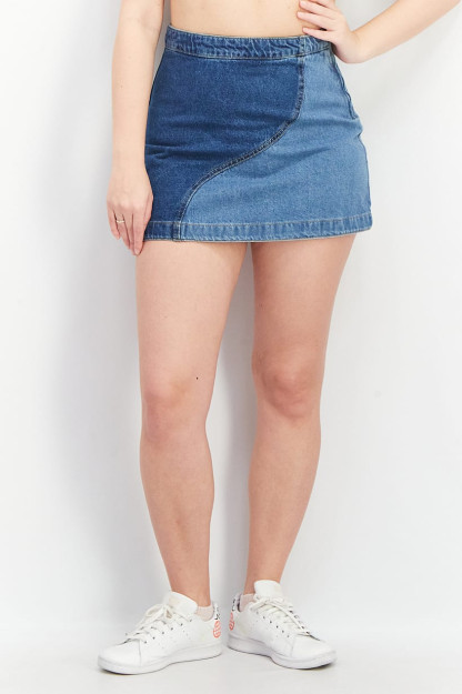 Moviy rangdagi ayollar ikki rangli Denim mini yubka