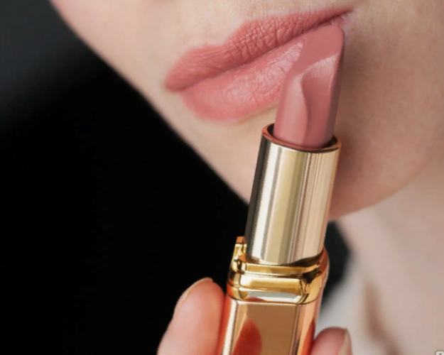 L'Oreal Paris Color Riche yalang'och lab bo'yog'i, soya 173, Jasur yalang'och