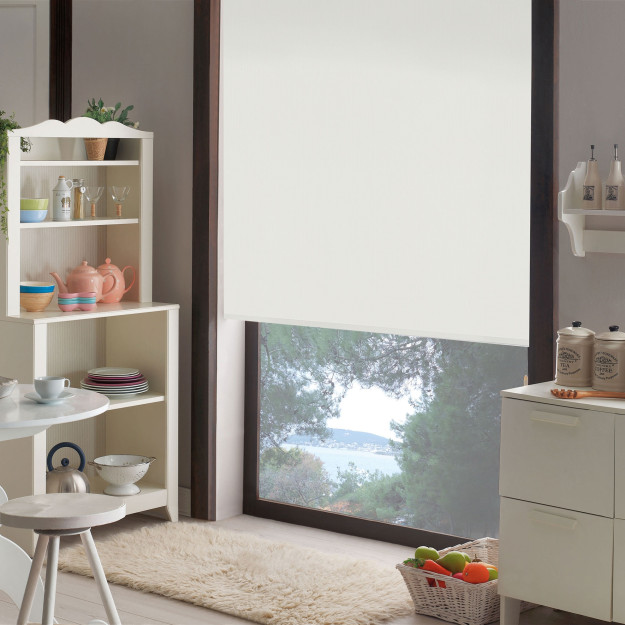 Inova Crown o'z-o'zini tozalaydigan mot qorong'i rulonli parda oq 180x200 oq standart