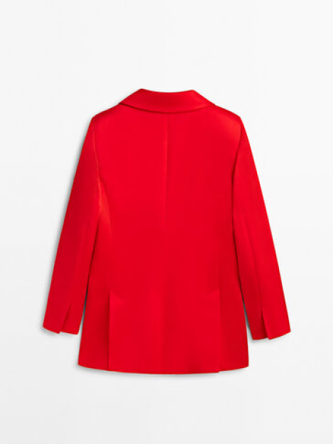 Keng yoqali Blazer - M studiyasi