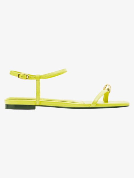 Metall qo'shimchalar bilan tekis teri sandallar 35