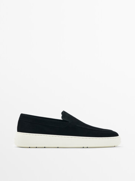 Yumshoq bo'lingan zamshli to'q ko'k loaferlar 42