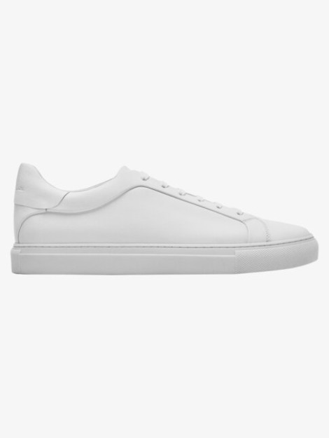Oq charm krossovkalar 39