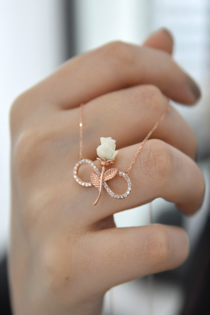 Серебряное Ожерелье 925, Модель Вечность с Белыми Розами PP4084BB Larin Silver PP4084BB|Золотистый