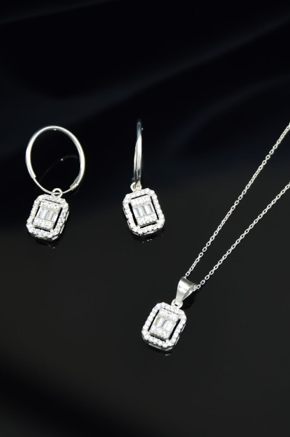 Kumush Rhodium Bilan Qoplangan Zirkon Baget ToshHalqaliSirgʻalar va Toʻrtburchakli Baget Toshli Marjonlarni Toʻplami UVPTS600082 Larin Silver UVPTS600082|Серебрянный