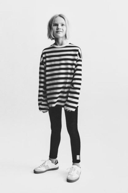 Yirtilgan 9 yillik leggings (134 sm) 03402608-V2023