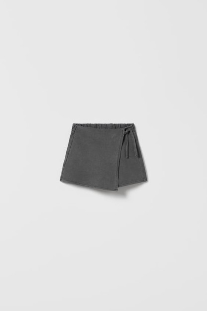 ZARA Bermuda uslubidagi bolalar shortilari 8yosh (128sm)