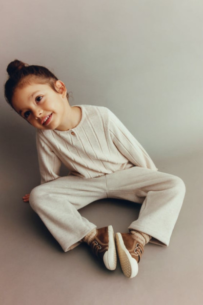 МЯГКИЕ НА ОЩУПЬ БРЮКИ С ОТКРЫТЫМИ ШТАНИНАМИ 2-3 years (98 cm)