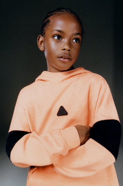 СПОРТИВНАЯ НЕОНОВАЯ ТОЛСТОВКА С КОНТРАСТНЫМИ ДЕТАЛЯМИ 13-14 years (164 cm)