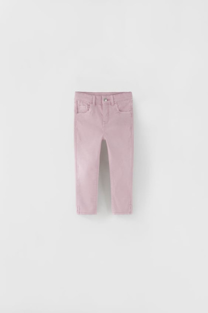 ОБЛЕГАЮЩИЕ РВАНЫЕ ДЖИНСЫ 4-5 years (110 cm)