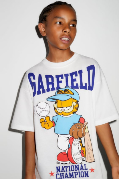 GARFIELD © ФУТБОЛКА PAWS INC 9-10 years (140 cm)