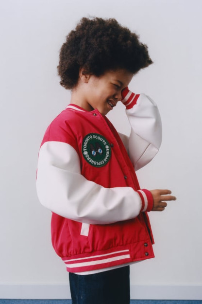 Varsity 10 yil (140 sm)Bomber ko'ylagi kontrastli yamoq 05644713-V2023