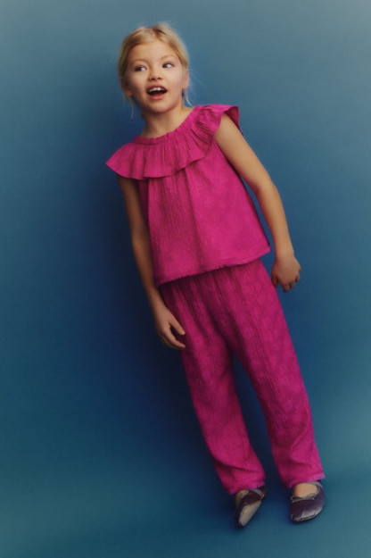 ТЕКСТУРИРОВАННАЯ ФУТБОЛКА С ОБОРКАМИ 4-5 years (110 cm)