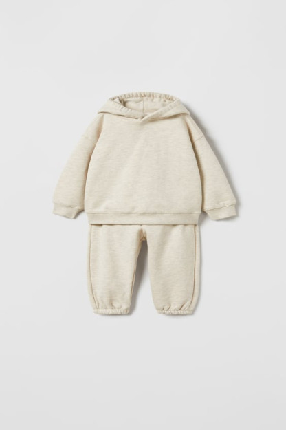 ПРОСТОЙ КОМПЛЕКТ ДЛЯ БЕГА ТРУСЦОЙ С КАПЮШОНОМ 3-4 years (104 cm)