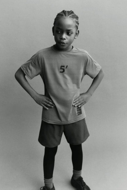 ЭЛАСТИЧНАЯ СПОРТИВНАЯ ФУТБОЛКА 8-9 years (130 cm)
