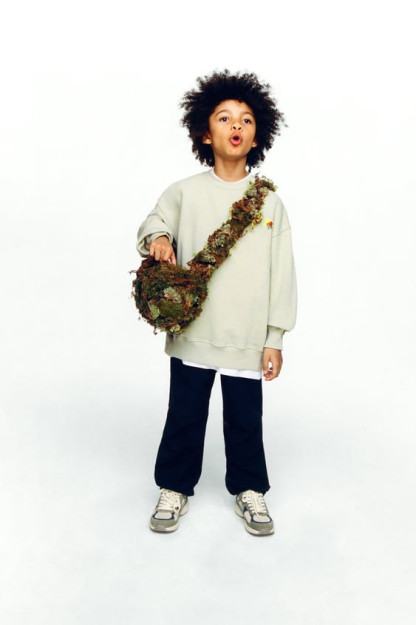ТОЛСТОВКА С ЦВЕТОЧНОЙ ВЫШИВКОЙ 8-9 years (130 cm)