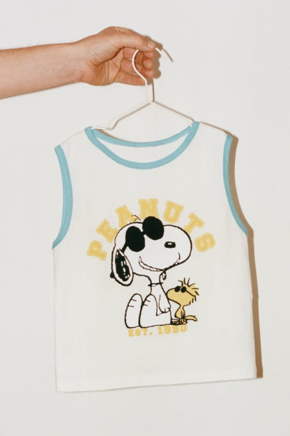 SNOOPY PEANUTS™ 3-4 yillik futbolka (104 sm)