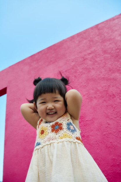 КОНТРАСТНОЕ ВЯЗАНОЕ ПЛАТЬЕ КРЮЧКОМ 3-4 years (104 cm)