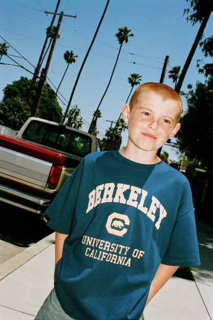 UC Berkeley ™ kashta tikilgan futbolka 8-9 yil (130 sm)