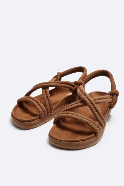 Tasmali sandallar ZARA 44