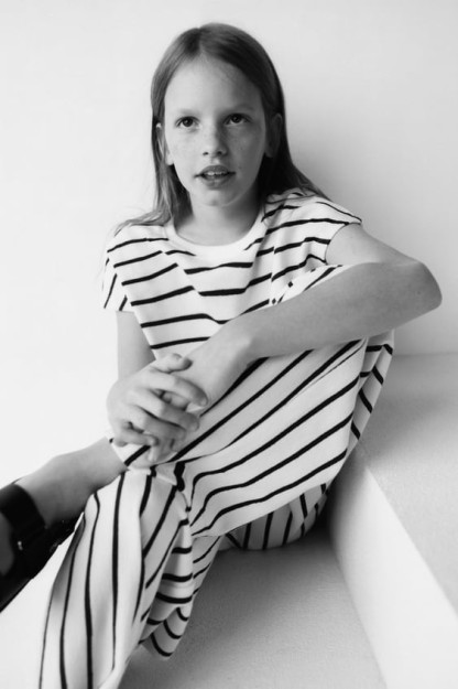 СТРУЯЩИЕСЯ БРЮКИ В ПОЛОСКУ 9 years (134 cm)