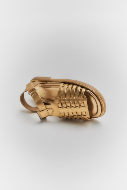 Bolalar / charm tasmali sandallar 23 (14,3 sm)
