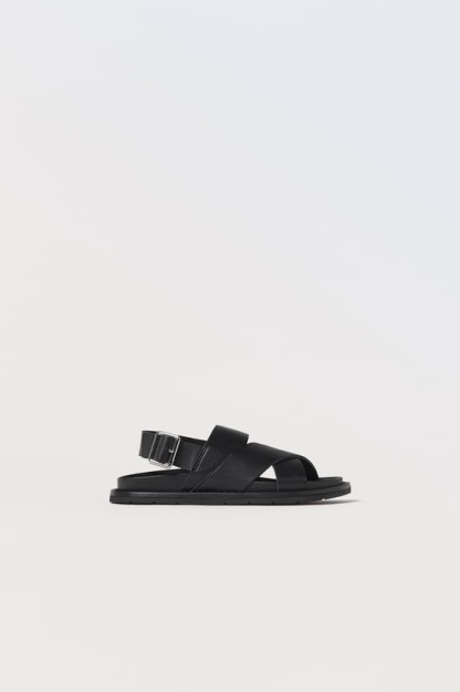 36 tasmali krossover sandallar (22,9 sm)