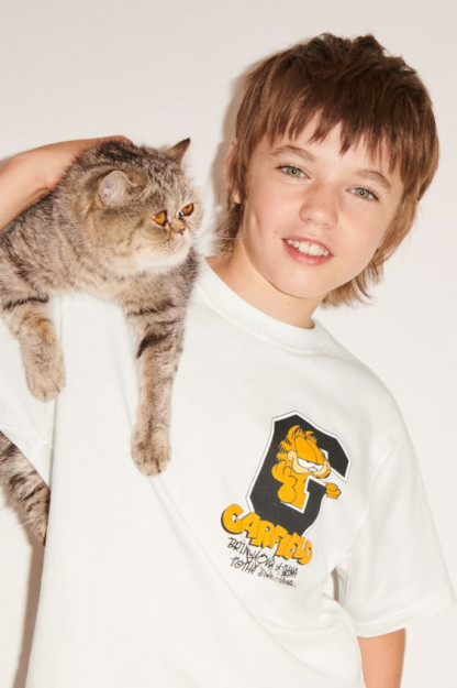 GARFIELD © Paws INC 8-9 yil futbolkasi (130 sm)