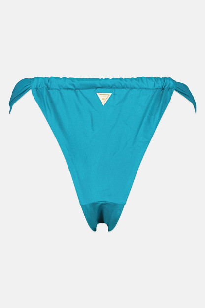 Porno videolar butun uyda Mini bikinili yalangoch qizlarning fotosuratlari