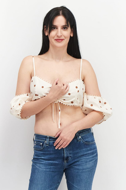 Polka nuqtali qizning surati