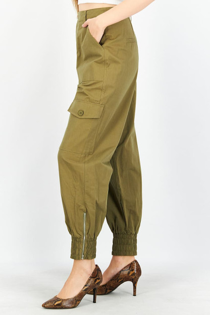 Yetuk, tugyonga ketgan ayollarning fotosuratlari