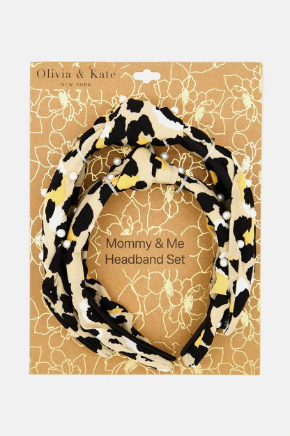 U menga banan uzatdi Tabiatda dam olayotgan yoshlar, qishloq pornosi