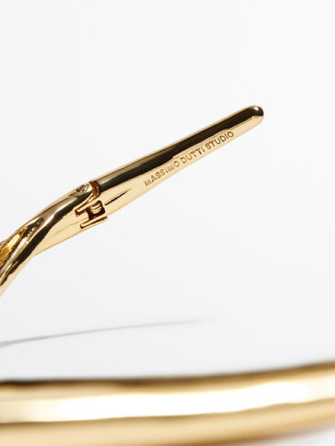 Korporativ partiyalarda yosh ayollar bilan jinsiy aloqa Ko‘rpachaning tagida sik bor.