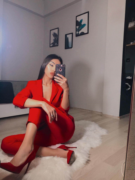 Bachelorette ziyofatida kelinni sikishadi